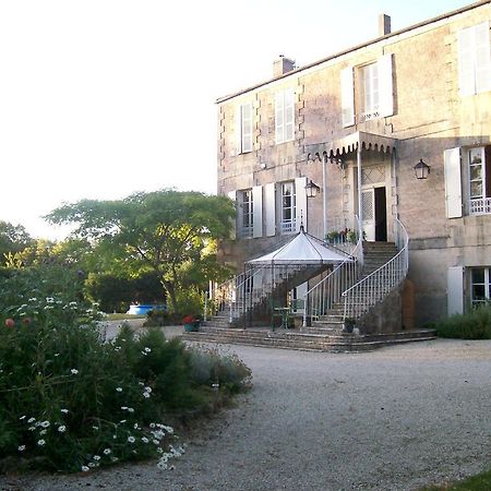 Bed and Breakfast Manoir Angle Blanzay-sur-Boutonne Экстерьер фото