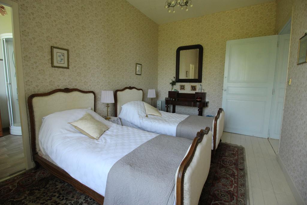 Bed and Breakfast Manoir Angle Blanzay-sur-Boutonne Номер фото